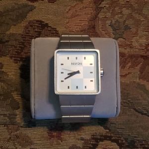 Nixon quatro watch